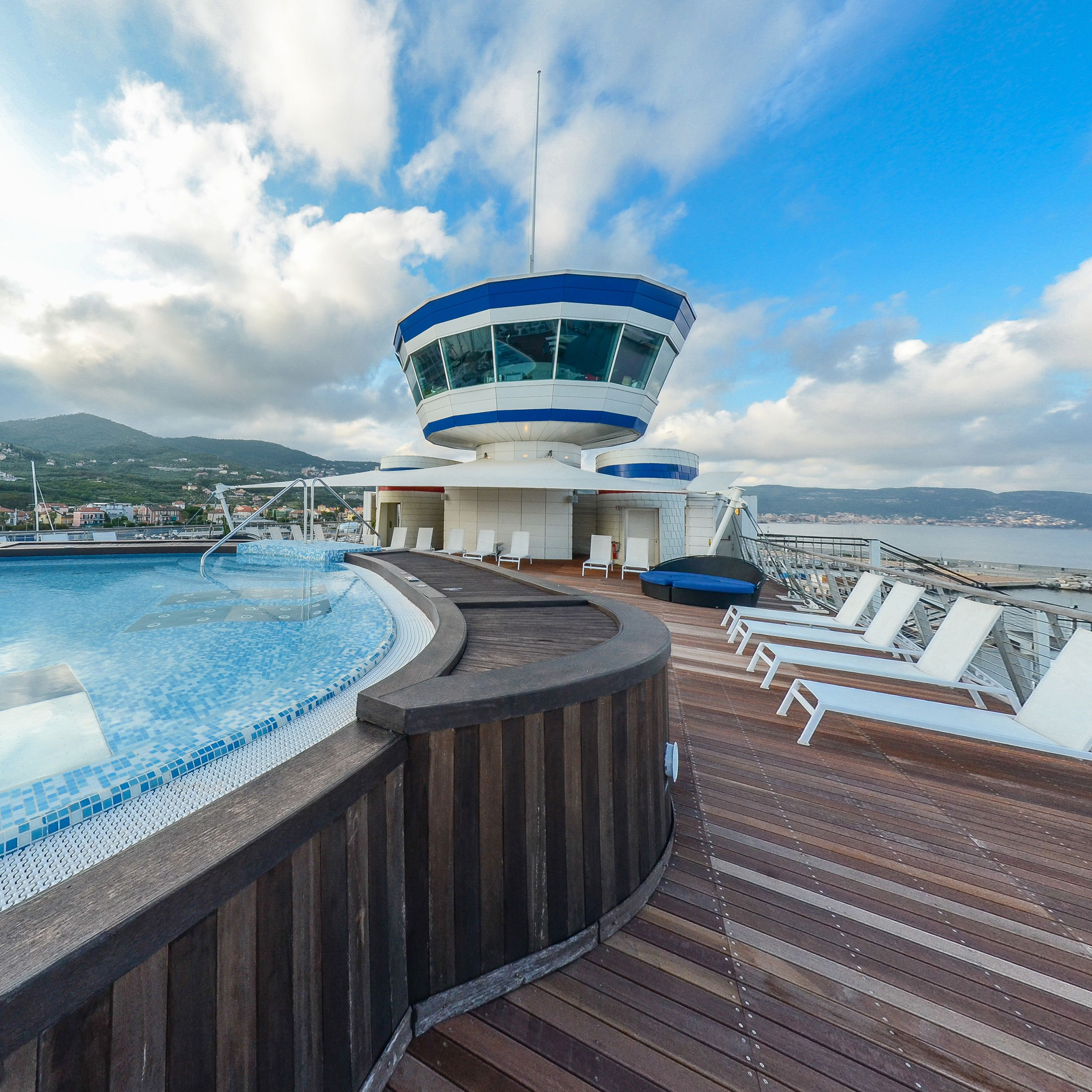 Piscina & solarium